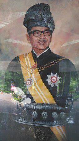 To this, his late majesty replied: Tunku Abdul Rahman Putra Memorial - Picture of Tunku Abdul ...