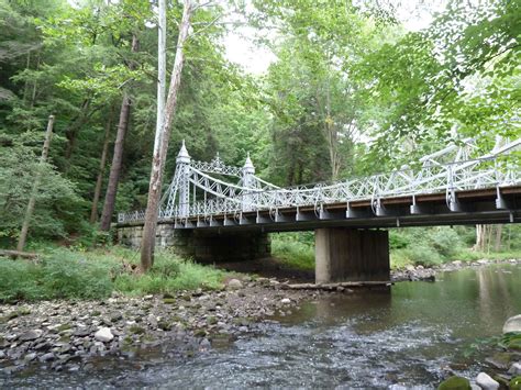The suspension bridge is the oldest bridge in mill creek park and measures 86 feet long and 32 feet wide. Bridgehunter.com | Mill Creek Park Suspension Bridge