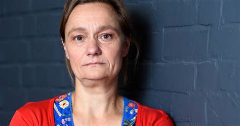 Knipperlichten die kunnen waarschuwen voor tweede coronagolf zijn dringend nodig. Erika Vlieghe ziet twee voorwaarden voor we kunnen versoepelen: "Over exacte datum kunnen we ...