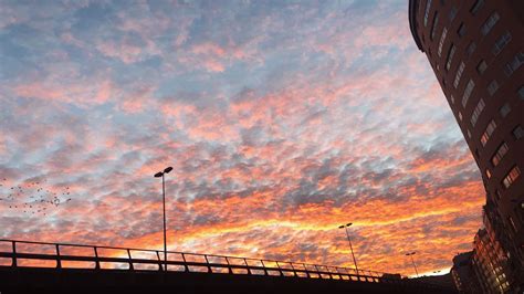 Por qué el cielo se pone rojo al amanecer y atardecer