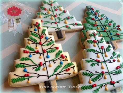 When it comes time to decorate your 3d cookie christmas tree recipe, pipe on your icing using a round nozzle point. Christmas Trees - sugar cookies | Christmas sugar cookies ...