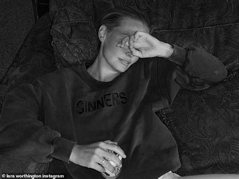 Lara Bingle 34 Shows Off Her Flawless Visage As She Poses For A