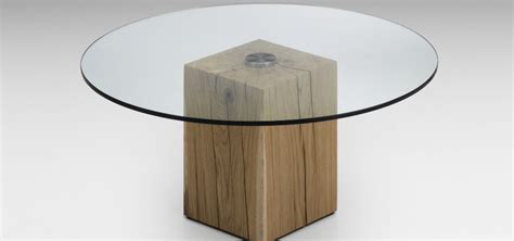 Die gläserne tischplatte wird mit einem hochwertig gearbeiteten holztablett. Ausgefallene Couchtisch Fotos Holz Und Glas : ovaler ...