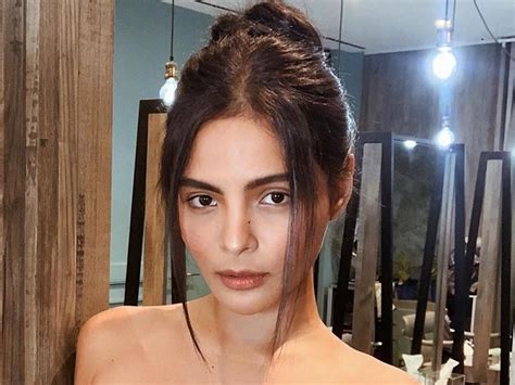 Lovi Poe S Latest Sexy Singit Shot Wows Beauty Queens And A List Celebs Gma Entertainment