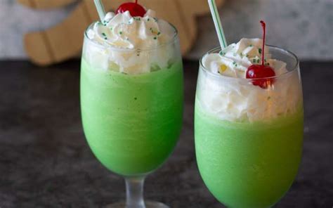 This Shamrock Shake Recipe Is Better Than What You Get At The Drive