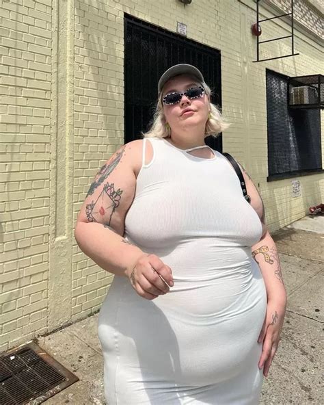 Plus Size Star Says Fat People Can Look Casual As She Dons Skintight
