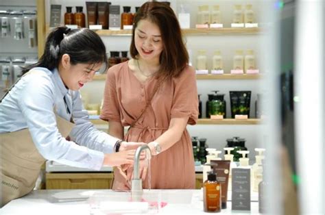 The best way to buy beauty items. innisfree opens first store in East Malaysia · K-POPPED!