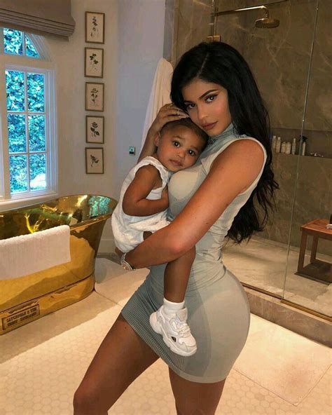 Kylie And Stormi Kylie Jenner Fotos Kyle Jenner Kylie Jenner Outfits