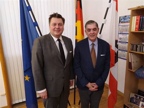 He was born in heidelberg in 1946. Innensenator Geisel trifft Romani Rose, den Vorsitzenden ...