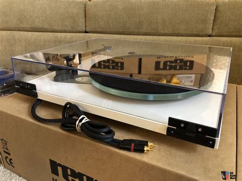 Rega Planar 3 Turntable Wfactory Mount Elys2 Cartridge Very Low Hour