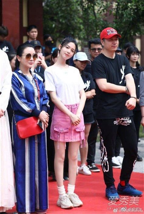 God bless that's jn 五位朱凌凌人(阿卵、chris、白只、朱康和朱謙). 电视剧少女大人演员表 剧情介绍 - 达人家族