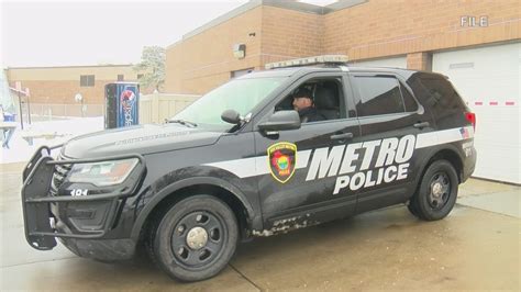 Fox Valley Metro Police Department Hosts 1st Annual Golf Outing In