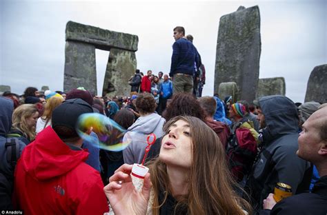 Summer Solstice Sees Stonehenge Packed With Hippies And Pagans On