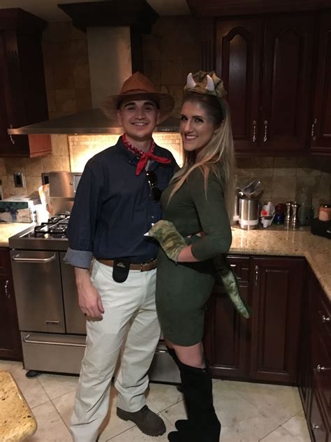 Couples Halloween Costumes Dr Alan Grant And His Dinosaur