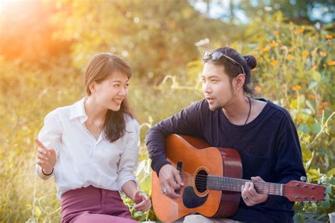 Tentu sekali, perempuan akan rasa dipermainkan. Ciri Ciri Suami Orang Suka Dengan Kita - Ini Cirinya