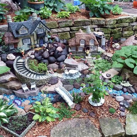 38 Super Easy Diy Fairy Garden Ideas Godiygo Large Fairy Garden Fairy Garden Crafts