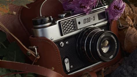 Download Wallpaper 2560x1440 Camera Retro Vintage Lens