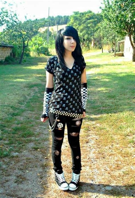 Pin By Zeena Kay On Hair Emo Outfit Ideas Scene Outfits Outfits 2000s