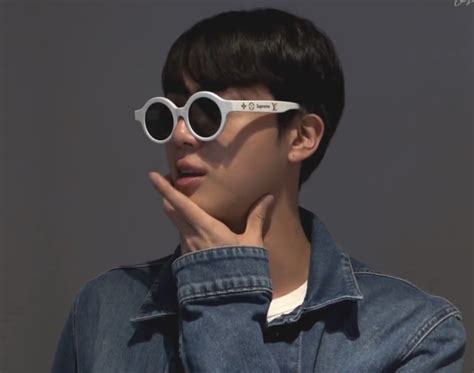 Pin By ღೃ On ˋˏ Bts ˎˊ Meme Faces Worldwide Handsome Bts Funny