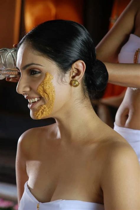 Divya Parameshwaran Desi Beauty Beauty Women Actress Photos