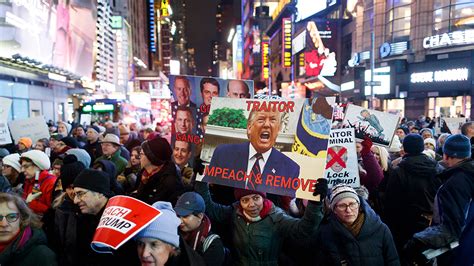 Rob Reiner Alyssa Milano Among Protesters Demanding Trump