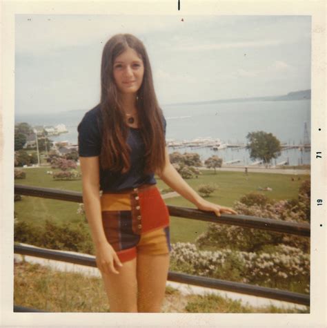25 Cool Polaroid Prints Of Teen Girls In The 1970s Youth Retro Style