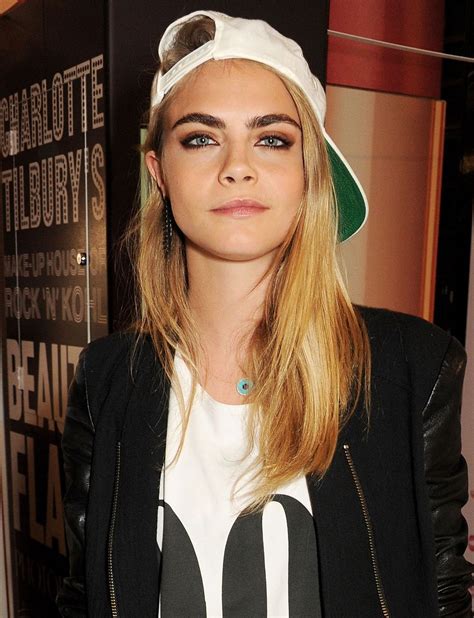 25 Stunning Photos Of Cara Delevingne Cara Delevingne Thick Brows Brows