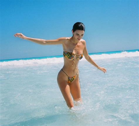 Kendall Jenner Leaves Little To The Imagination As She Shows Off Her Killer Beach Body S1wiki