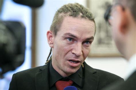 He was born on april 25, 1977 and his birthplace is. Ivan Bartoš, předseda Pirátská strana - Aktuálně.cz