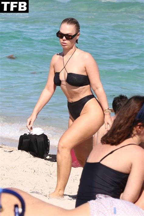 Bianca Elouise On Beach Bikini Photos Sexy E Girls