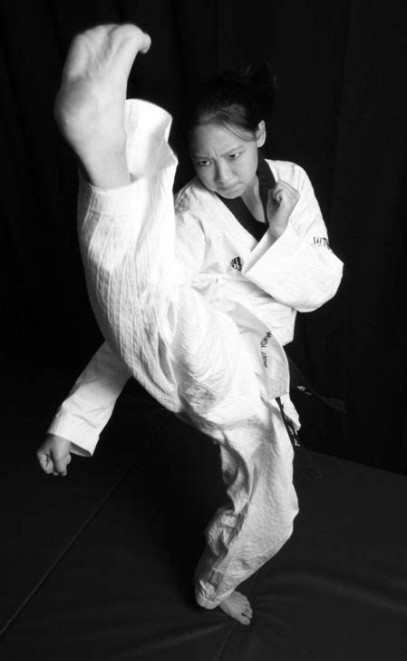 Kickpics Home Of The Hottest Martial Arts Kicking Photos On The Planet In 2021 Martial Arts