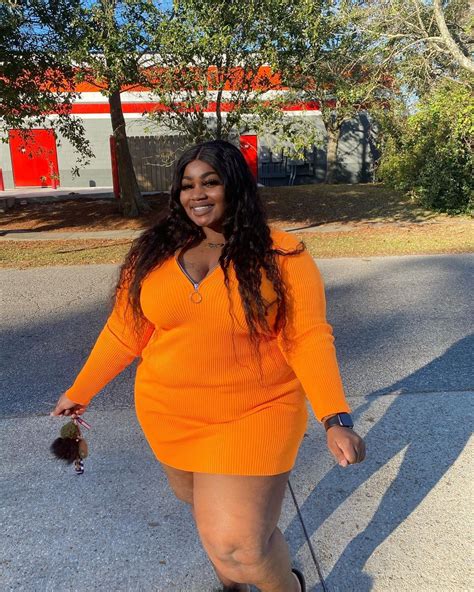𝚖𝚜 𝚋𝚒𝚐 𝚏𝚒𝚗𝚎 🥵 s instagram profile post “happiness is 🔑♥️ selflovejourney” curvy girl outfits