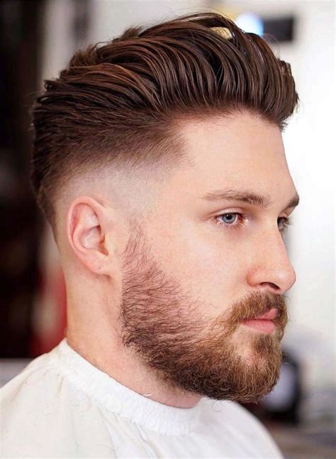 Corte com espaçamento da primeira até a segunda camada de até dois dedos, independentemente de quantas camadas tiver tem até fade para cabelos compridos, onde a pessoa joga o cabelo por cima. CORTES DE CABELO MASCULINO DEGRADÊ 2020 → Tendências