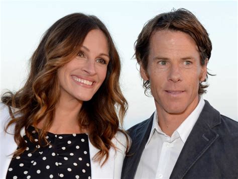 Julia Roberts Gives Rare Insight Into Marriage With Danny Moder