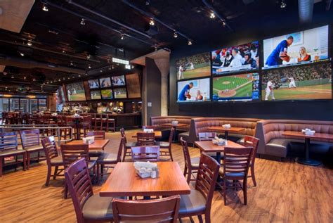 Score at boston's top spots to watch your favorite sports. Bars | Boston Bars, Reviews & Bar Events | Time Out Boston