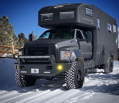 This 35 Xv Hd Earthroamer Is An Absolute Beast Built On A Ford F