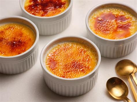 Mondneujahr Lähmen Getränk creme bruleé Therapie Geliehen Geste