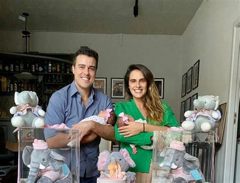 Se inscrevam para receber novos videos todas. Marcella Fogaça relata gestação de risco das gêmeas Sophia ...