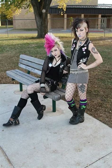 To Know To Will To Dare To Keep Silent Chica Punk Estilo Punk Rock Estilo Punk