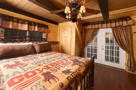 It offers everything and then some for both romantic getaways and family. Skyline View Cabin in Gatlinburg w/ 4 BR (Sleeps10)