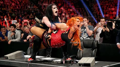 beautiful women of wrestling paige vs becky lynch monday night raw