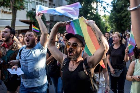 Turkish Police Prevent Lgbt Activists From Assembling For Istanbul