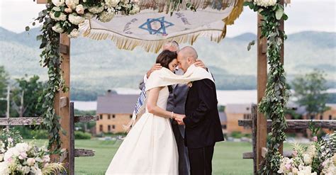 13 Jewish Wedding Traditions And Rituals