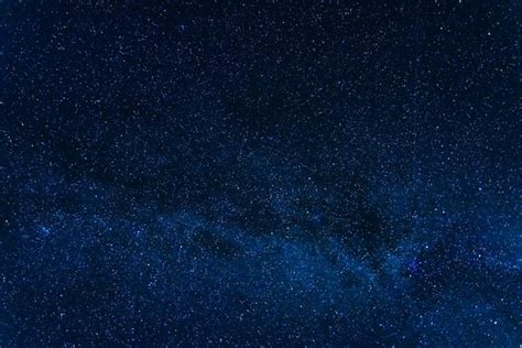 Ciel Nocturne étoilé Bleu Avec Voie Lactée Et Galaxies