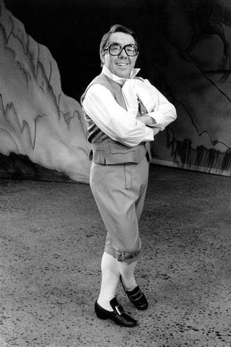 Ronnie corbett recalls his experience of this is your life in his autobiography, high hopes. Ronnie Corbett last photo revealed: Comedian flashed ...