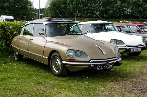 Citroen Ds Classic Cars French Wallpapers Hd Desktop And Mobile