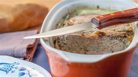An easy to follow, i hope, method of making a traditional country style veal terrine. How to Make Pâté de Campagne - Country Style Pâté - Pate de Campagne - Terrine de Campagne - YouTube
