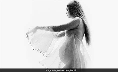 Pics From Gigi Hadids Pregnancy Photoshoot Are Simply Breathtaking