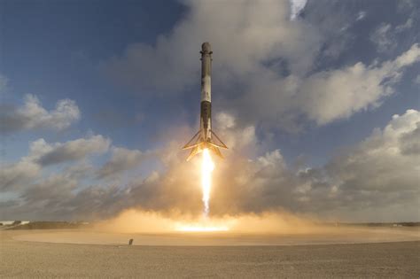 Falcon 9 Soars To Orbit With Secret Government Satellite 1st Stage