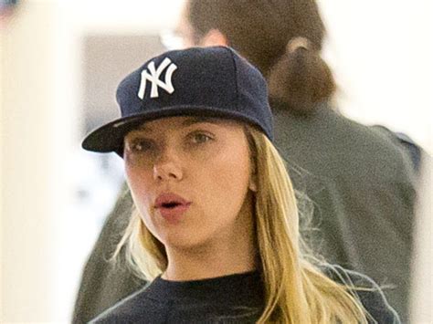 Scarlett Johansson Without Makeup — Goes Bare Faced At The Airport
